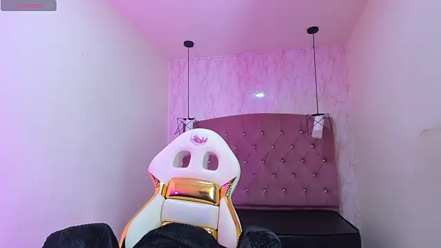 Iris  77 online show from 11-28-25, 11:54