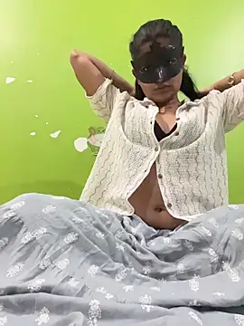 Snapshot of TeluguIshu_teen20 chatting on 02-21-26, 01:57 TeluguIshu teen20 online show from 02-21-26, 01:57