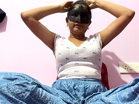 Snapshot of TeluguIshu_teen20 chatting on 10-05-25, 07:26 TeluguIshu teen20 online show from 10-05-25, 07:26