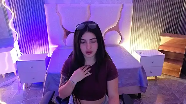 Ixchel tay online show from 04-07-26, 03:41