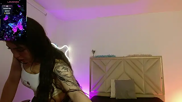 Ixchel tay online show from 11-07-25, 03:44