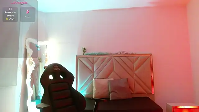 Ixchel tay online show from 11-14-25, 03:43