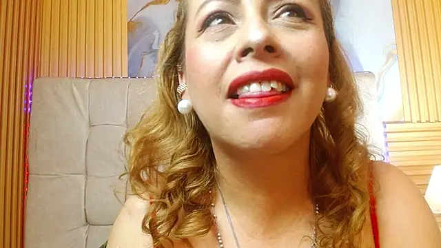 Snapshot of mavyhot303 chatting on 10-11-25, 10:33 mavyhot303 online show from 10-11-25, 10:33
