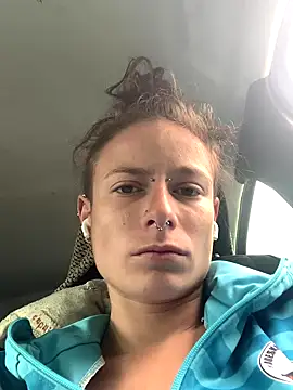 GoldenPussy1329 online show from 10-19-25, 11:02