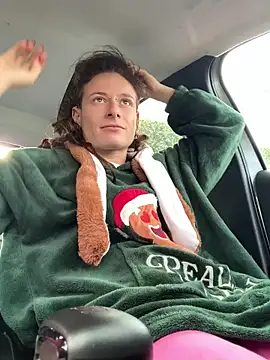 GoldenPussy1329 online show from 11-17-25, 09:35