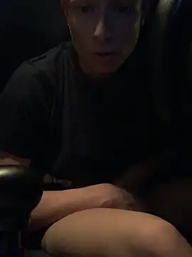 GoldenPussy1329 online show from 11-05-25, 10:02