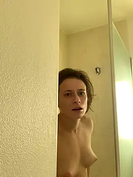 GoldenPussy1329 online show from 12-20-25, 11:18