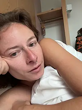GoldenPussy1329 online show from 06-04-26, 08:19