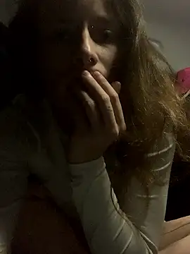 GoldenPussy1329 online show from 05-12-26, 11:11