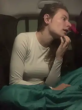 GoldenPussy1329 online show from 05-15-26, 10:30