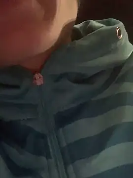 GoldenPussy1329 online show from 05-31-26, 08:42