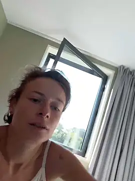 GoldenPussy1329 online show from 06-18-26, 07:40