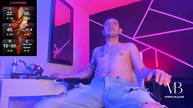 VynnyBlacke  online show from 11-24-25, 08:31