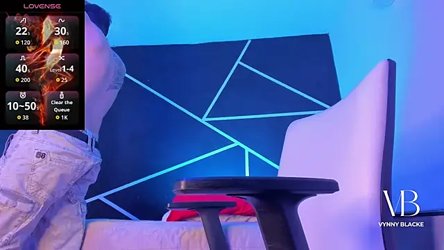 VynnyBlacke  online show from 12-16-25, 08:46