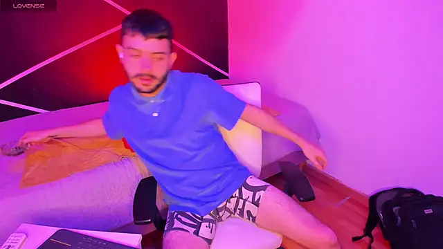 VynnyBlacke  online show from 12-19-25, 09:28