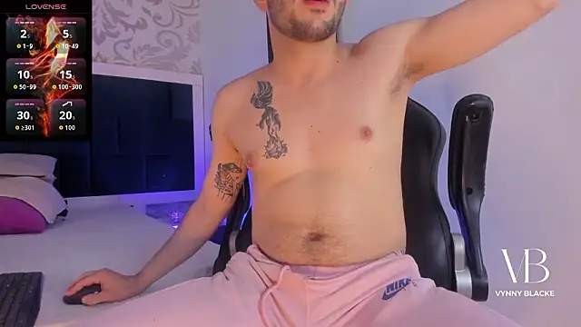 VynnyBlacke  online show from 03-03-26, 04:19