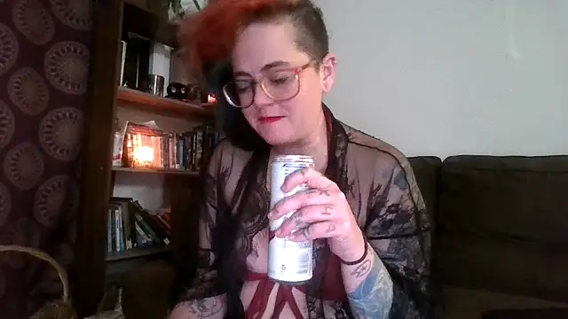 Snapshot of daniak90 chatting on 11-24-25, 06:46 daniak90 online show from 11-24-25, 06:46