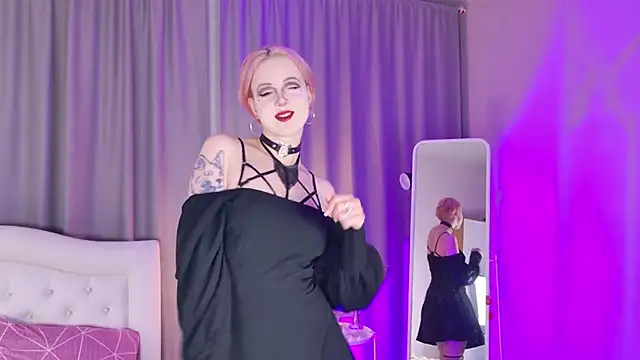 luna son online show from 11-15-25, 09:08