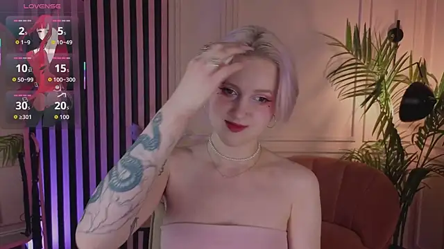 luna son online show from 11-23-25, 06:01