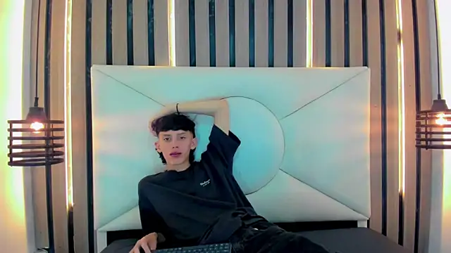 thaigo twink38 online show from 04-23-26, 04:41
