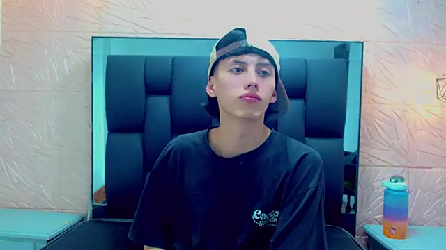 thaigo twink38 online show from 11-26-25, 05:29