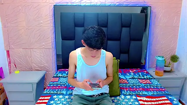 Snapshot of thaigo_twink38 chatting on 10-17-25, 03:32 thaigo twink38 online show from 10-17-25, 03:32