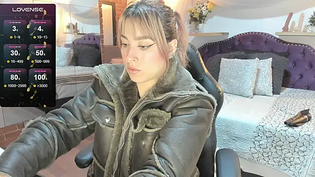 sophialyh 1 online show from 11-20-25, 12:39