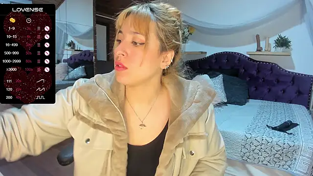 sophialyh 1 online show from 10-09-25, 12:49