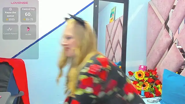 Snapshot of AliceCat_01 chatting on 10-14-25, 11:58 AliceCat 01 online show from 10-14-25, 11:58