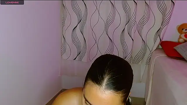 Sofi Booty07 online show from 10-16-25, 02:31