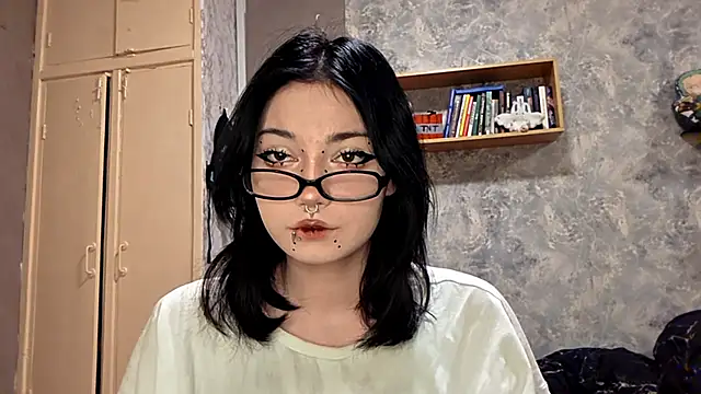 Beeping Creature online show from 11-09-25, 04:22