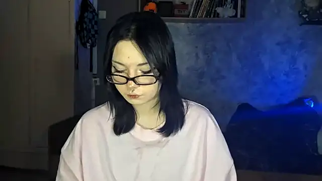 Beeping Creature online show from 11-29-25, 02:39