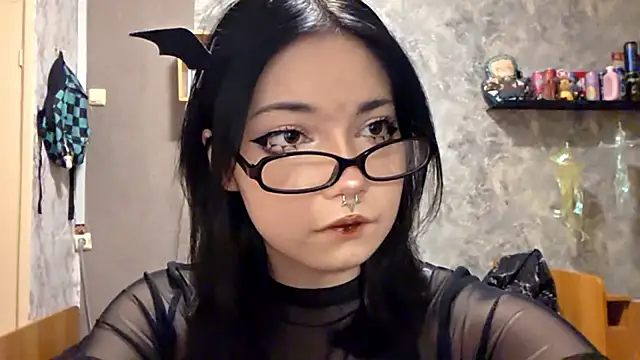 Beeping Creature online show from 11-17-25, 04:00