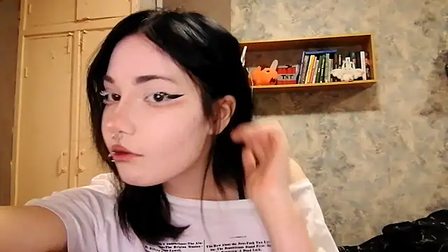 Beeping Creature online show from 10-25-25, 02:28