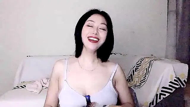Snapshot of Smile-- chatting on 10-09-25, 03:12 Smile-- online show from 10-09-25, 03:12