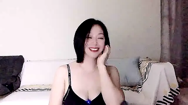 Snapshot of Smile-- chatting on 10-11-25, 03:35 Smile-- online show from 10-11-25, 03:35