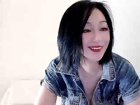 Snapshot of Smile-- chatting on 10-08-25, 02:57 Smile-- online show from 10-08-25, 02:57