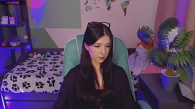 Snapshot of Azaliya_Haze chatting on 10-16-25, 05:27 Azaliya Haze online show from 10-16-25, 05:27