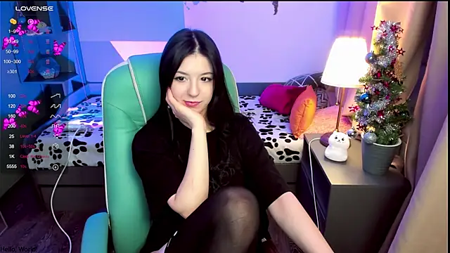 Snapshot of Azaliya_Haze chatting on 12-20-25, 05:32 Azaliya Haze online show from 12-20-25, 05:32