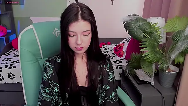 Snapshot of Azaliya_Haze chatting on 10-23-25, 10:14 Azaliya Haze online show from 10-23-25, 10:14