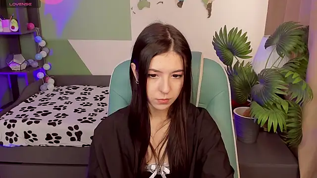 Snapshot of Azaliya_Haze chatting on 10-11-25, 10:27 Azaliya Haze online show from 10-11-25, 10:27