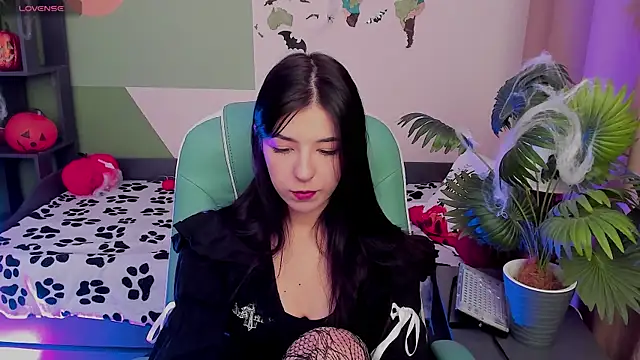 Snapshot of Azaliya_Haze chatting on 10-22-25, 05:18 Azaliya Haze online show from 10-22-25, 05:18