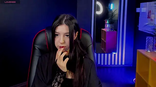 Snapshot of Azaliya_Haze chatting on 10-12-25, 10:27 Azaliya Haze online show from 10-12-25, 10:27