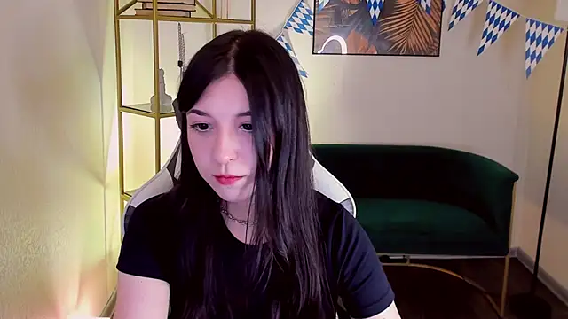 Snapshot of Azaliya_Haze chatting on 09-27-25, 10:32 Azaliya Haze online show from 09-27-25, 10:32