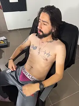 maximusdominus26 online show from 03-10-26, 05:22