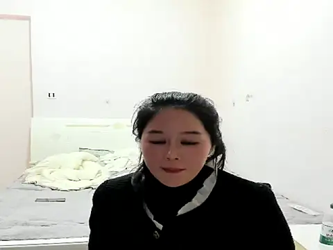 Snapshot of xx100403 chatting on 10-21-25, 12:26 xx100403 online show from 10-21-25, 12:26