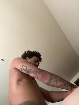 thefreakscomeoutatnight online show from 10-22-25, 09:35