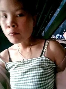 Snapshot of Tuelam_xx chatting on 10-23-25, 05:28 Tuelam xx online show from 10-23-25, 05:28