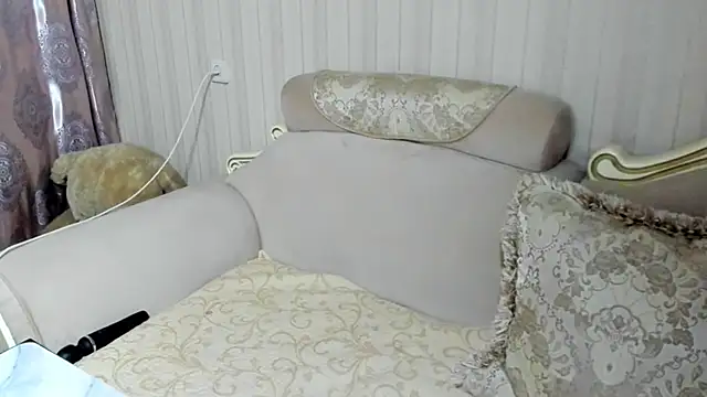 Snapshot of Hotty_Bell22 chatting on 06-12-26, 05:21 Hotty Bell22 online show from 06-12-26, 05:21