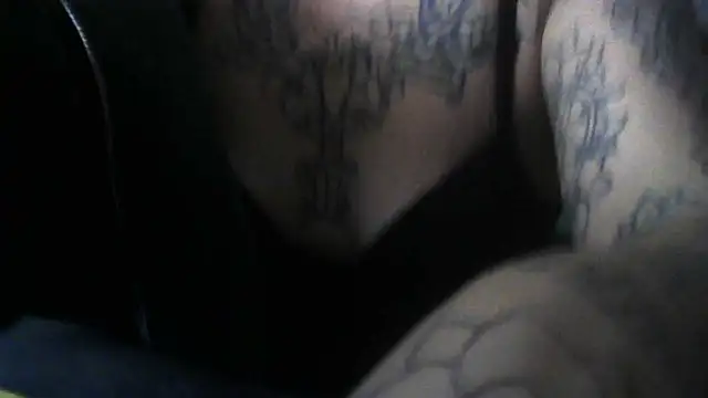 cutiefeet00 online show from 10-13-25, 12:45